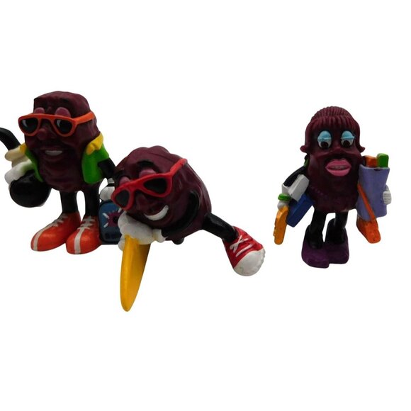 4 Vintage California Raisin Plastic Toy Figurines Lot 1980s Calrab Bowler Surfer - Picture 3 of 6